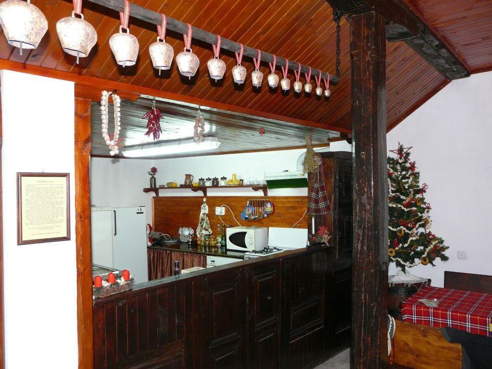 Staroto Shkolo House - Rooms For Guests Subotkovtsi ภายนอก รูปภาพ